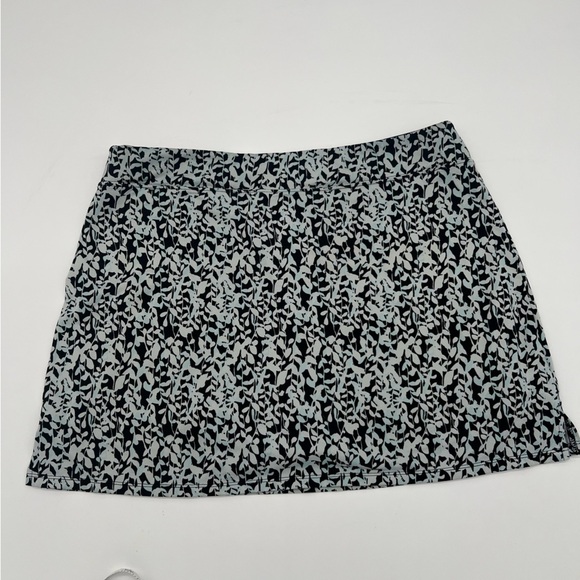 Tranquility by Colorado Clothing Skort – Leaf Print – Size L – Built-In Shorts - Picture 9 of 9